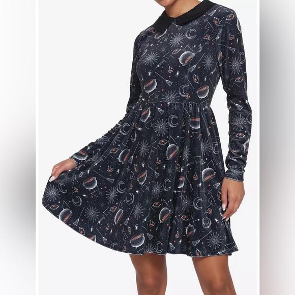 NWOT Her Universe Disney Hocus Pocus Symbols Collar Dress - Picture 1 of 7